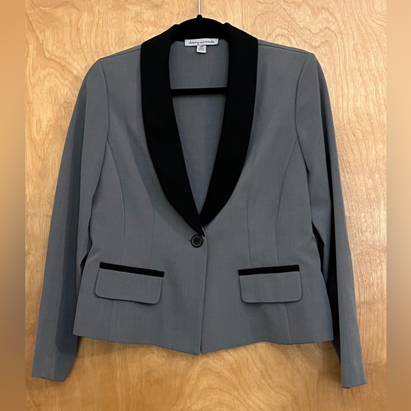 Danny and Nicole Cropped Blazer 10P - Picture 1 of 4